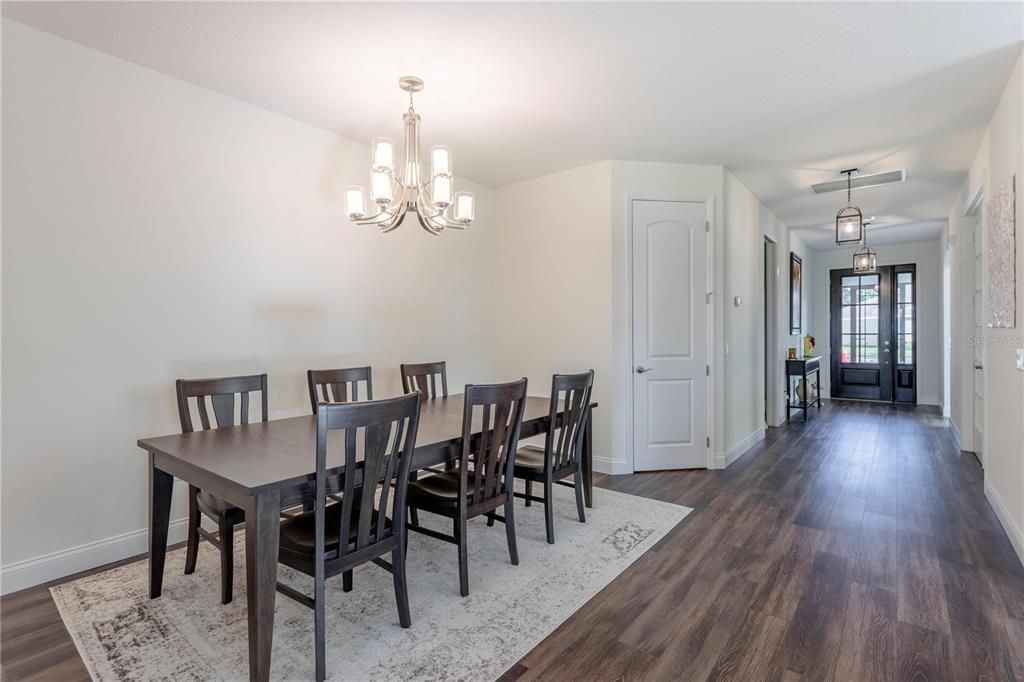 For Sale: $539,000 (2 beds, 2 baths, 1896 Square Feet)