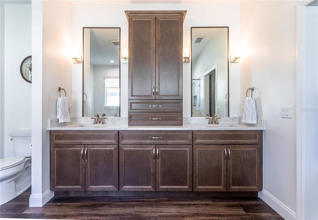 For Sale: $539,000 (2 beds, 2 baths, 1896 Square Feet)