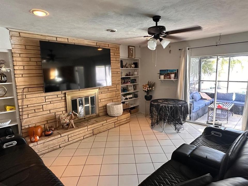For Sale: $435,000 (4 beds, 2 baths, 2229 Square Feet)