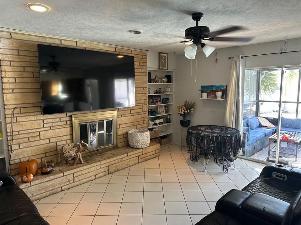 For Sale: $435,000 (4 beds, 2 baths, 2229 Square Feet)