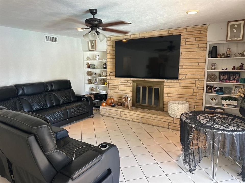 For Sale: $435,000 (4 beds, 2 baths, 2229 Square Feet)