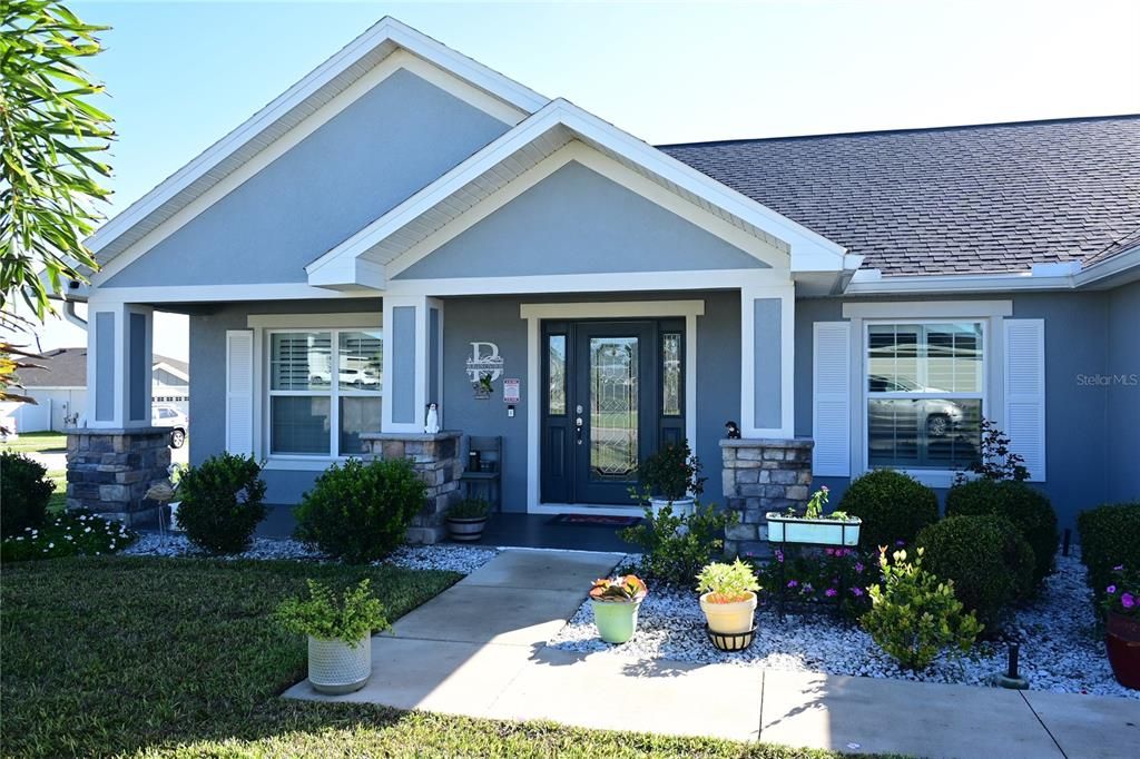 For Sale: $399,900 (4 beds, 2 baths, 1883 Square Feet)