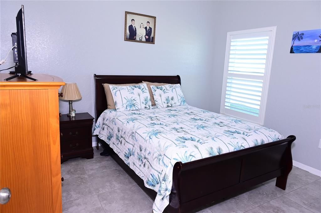 For Sale: $399,900 (4 beds, 2 baths, 1883 Square Feet)