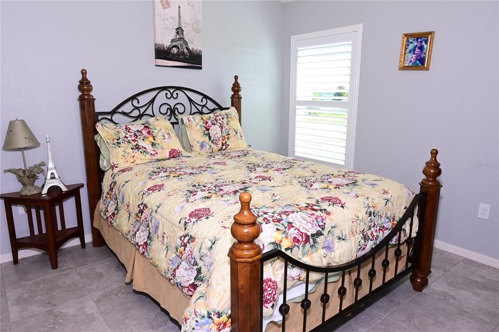 For Sale: $399,900 (4 beds, 2 baths, 1883 Square Feet)