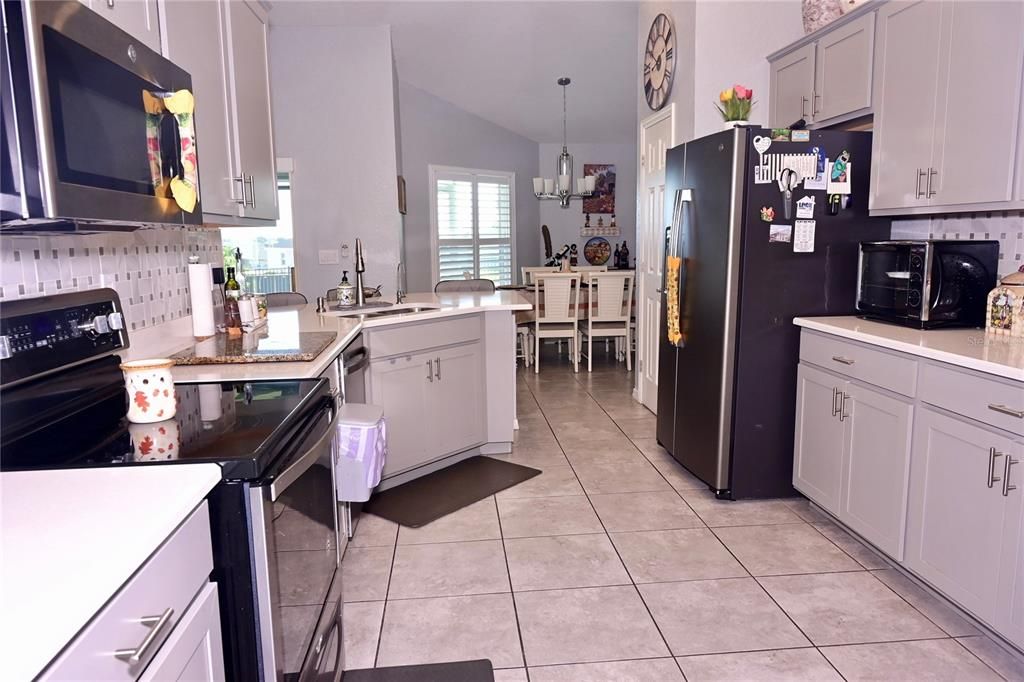 For Sale: $399,900 (4 beds, 2 baths, 1883 Square Feet)