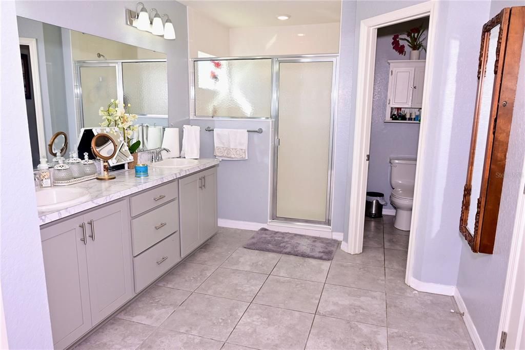 For Sale: $399,900 (4 beds, 2 baths, 1883 Square Feet)