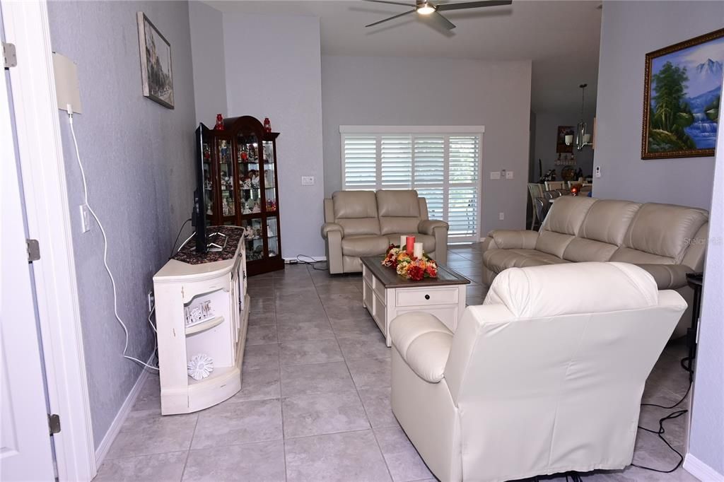 For Sale: $399,900 (4 beds, 2 baths, 1883 Square Feet)