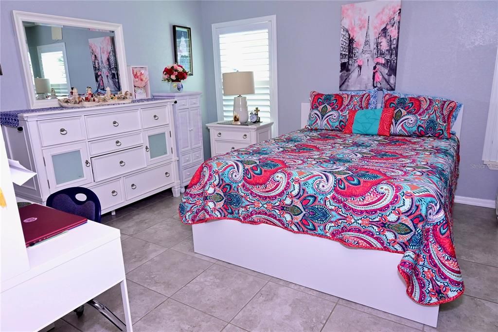 For Sale: $399,900 (4 beds, 2 baths, 1883 Square Feet)