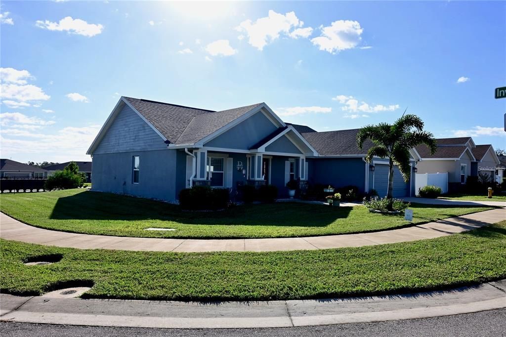 For Sale: $399,900 (4 beds, 2 baths, 1883 Square Feet)