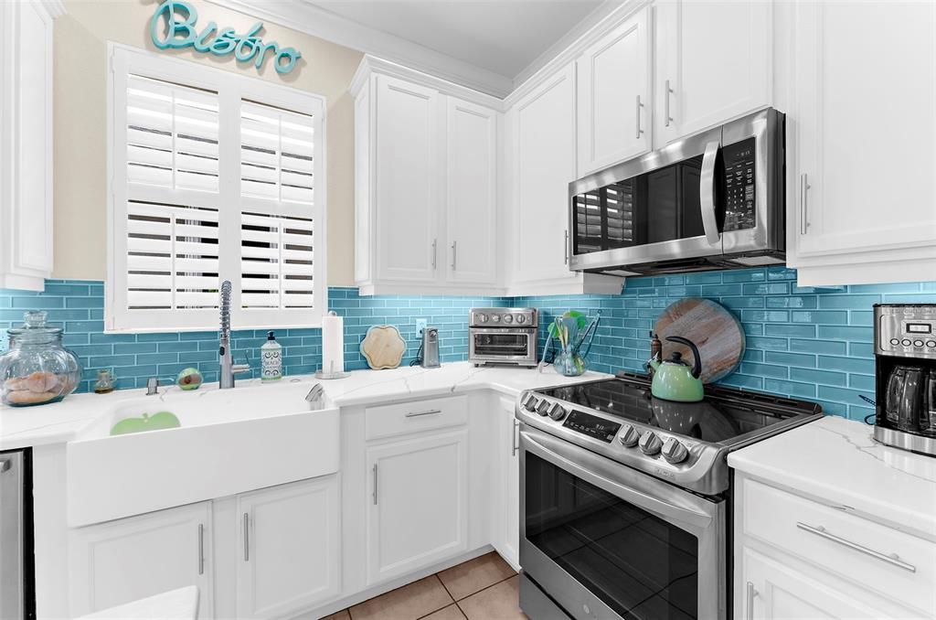 На продажу: $327,500 (3 спален, 2 ванн, 1684 Квадратных фут)