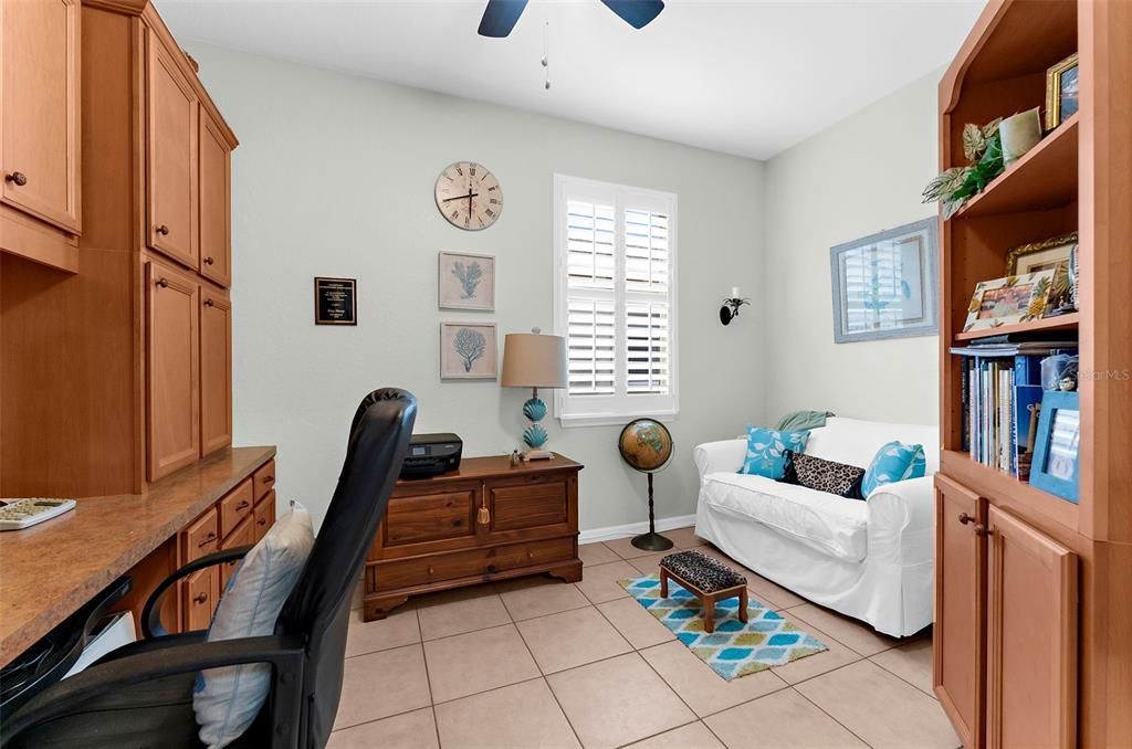 На продажу: $327,500 (3 спален, 2 ванн, 1684 Квадратных фут)