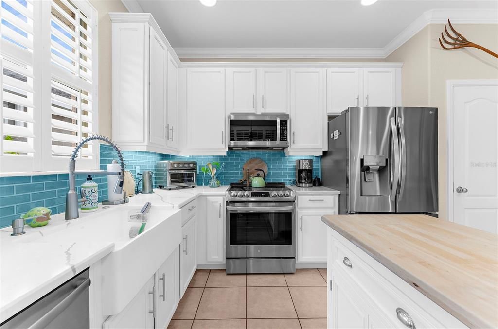 На продажу: $327,500 (3 спален, 2 ванн, 1684 Квадратных фут)