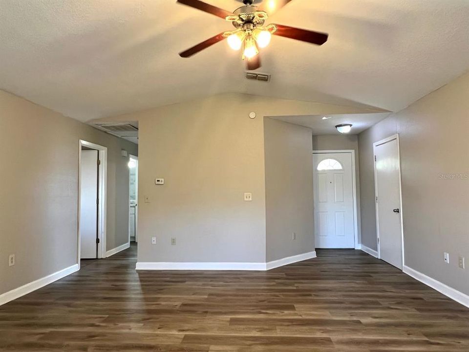 Active With Contract: $1,898 (4 beds, 2 baths, 1326 Square Feet)