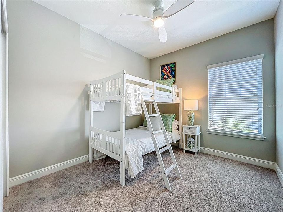 合同活跃: $1,049,950 (3 贝兹, 2 浴室, 1874 平方英尺)