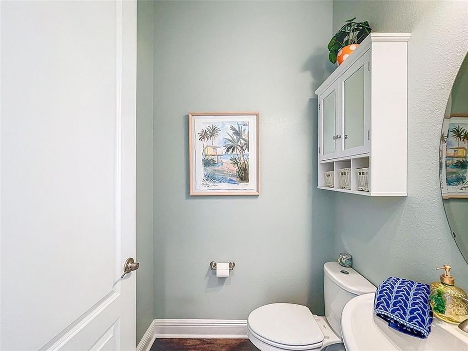 合同活跃: $1,049,950 (3 贝兹, 2 浴室, 1874 平方英尺)