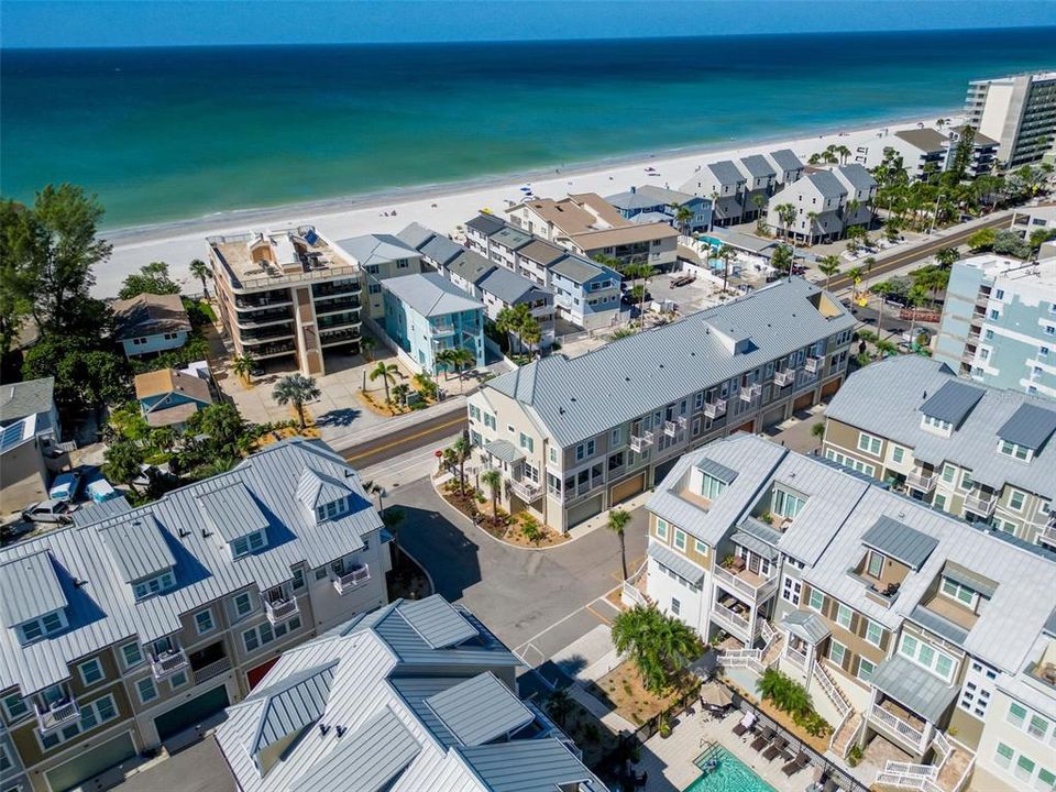 合同活跃: $1,049,950 (3 贝兹, 2 浴室, 1874 平方英尺)