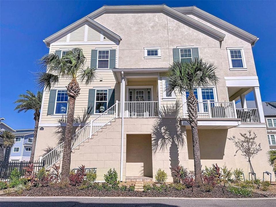 合同活跃: $1,049,950 (3 贝兹, 2 浴室, 1874 平方英尺)