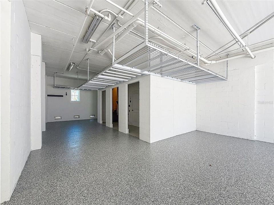 合同活跃: $1,049,950 (3 贝兹, 2 浴室, 1874 平方英尺)