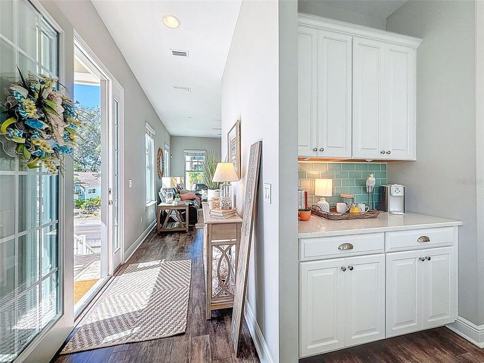 合同活跃: $1,049,950 (3 贝兹, 2 浴室, 1874 平方英尺)