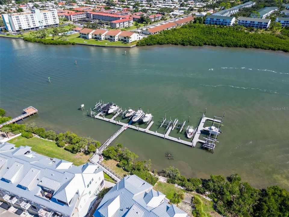 合同活跃: $1,049,950 (3 贝兹, 2 浴室, 1874 平方英尺)