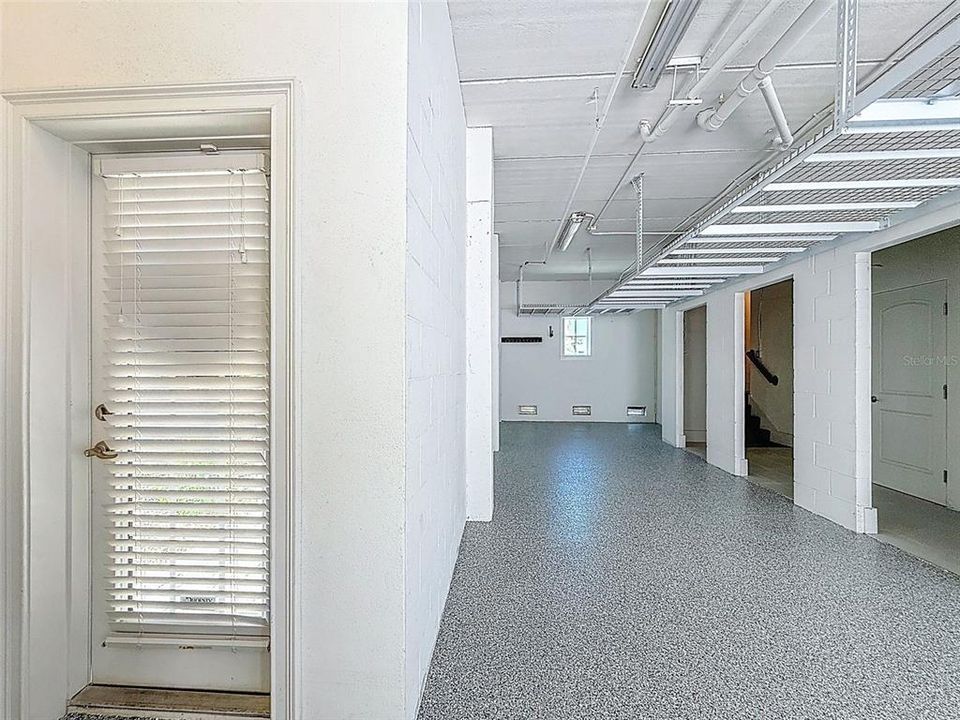 合同活跃: $1,049,950 (3 贝兹, 2 浴室, 1874 平方英尺)