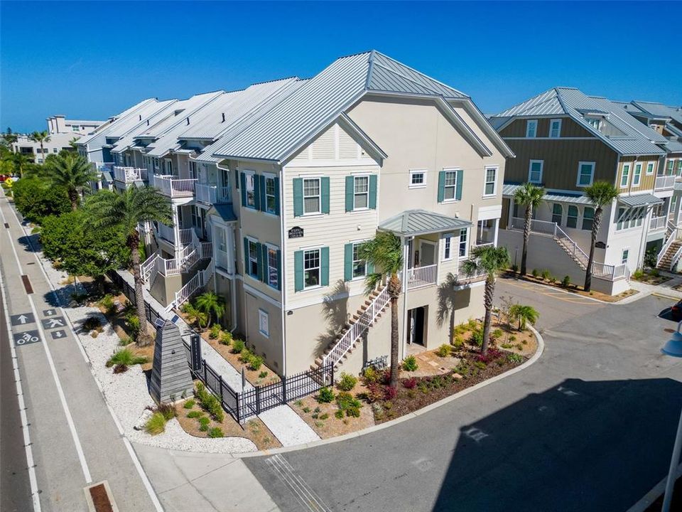 合同活跃: $1,049,950 (3 贝兹, 2 浴室, 1874 平方英尺)