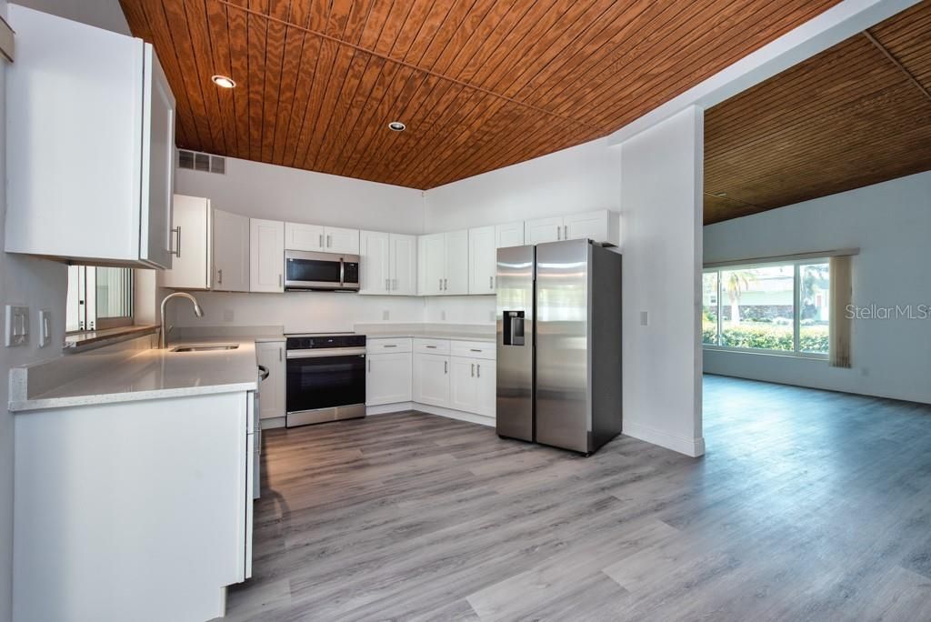 Active With Contract: $500,000 (4 beds, 3 baths, 1892 Square Feet)