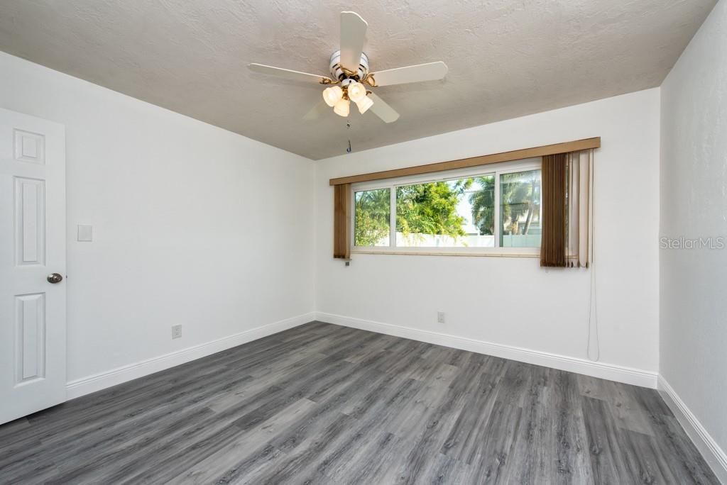Active With Contract: $500,000 (4 beds, 3 baths, 1892 Square Feet)