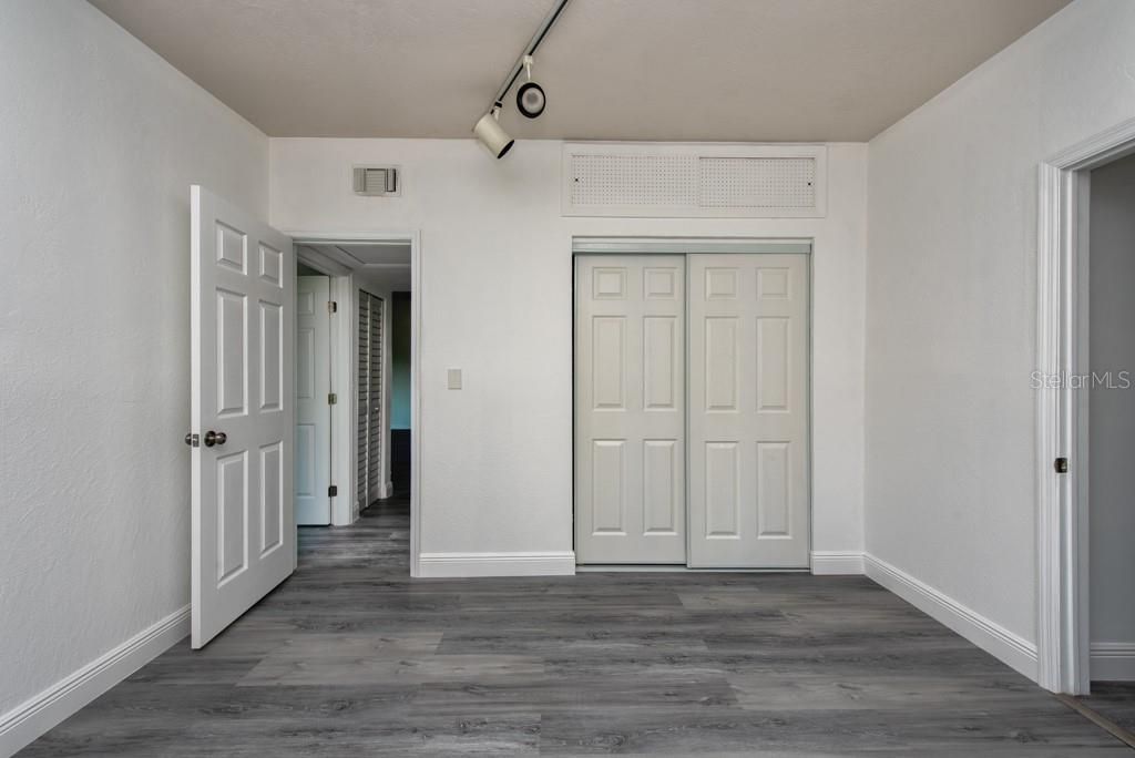 Active With Contract: $500,000 (4 beds, 3 baths, 1892 Square Feet)