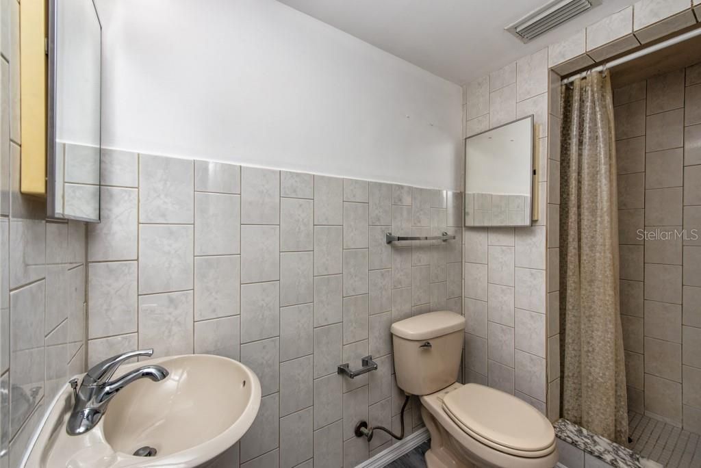 Active With Contract: $500,000 (4 beds, 3 baths, 1892 Square Feet)