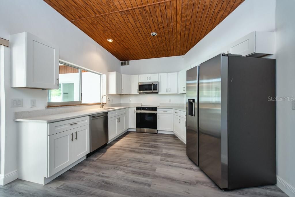 Active With Contract: $500,000 (4 beds, 3 baths, 1892 Square Feet)