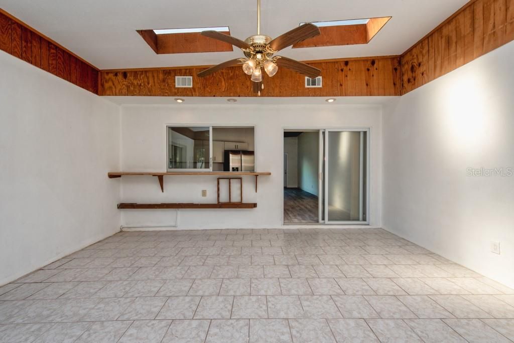 Active With Contract: $500,000 (4 beds, 3 baths, 1892 Square Feet)