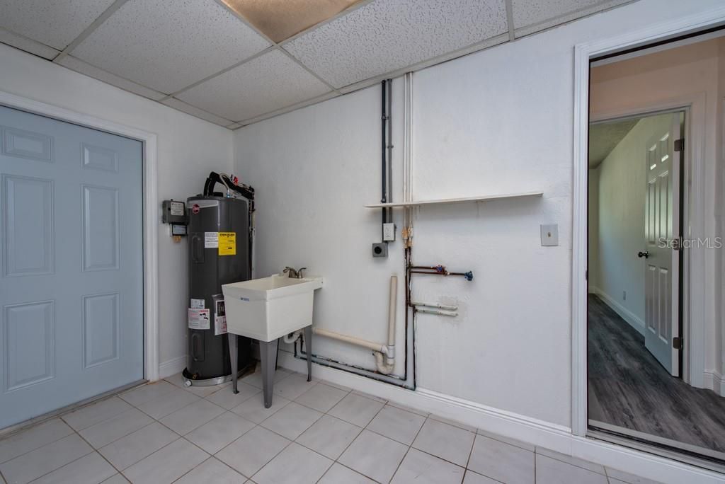 Active With Contract: $500,000 (4 beds, 3 baths, 1892 Square Feet)