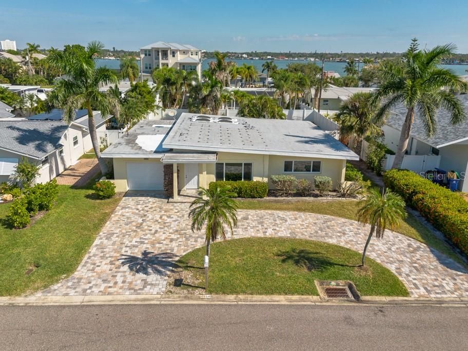 Active With Contract: $500,000 (4 beds, 3 baths, 1892 Square Feet)