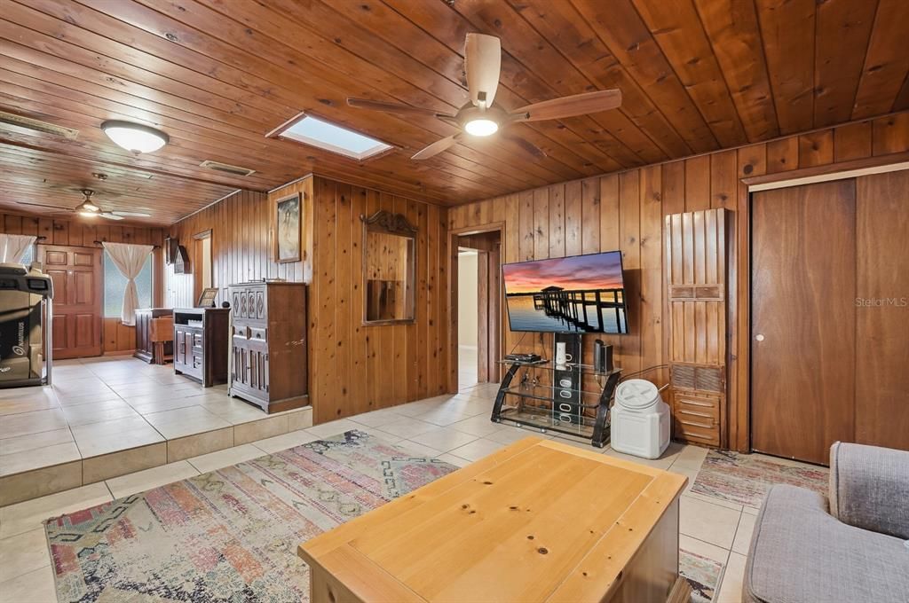 For Sale: $419,000 (5 beds, 2 baths, 2148 Square Feet)