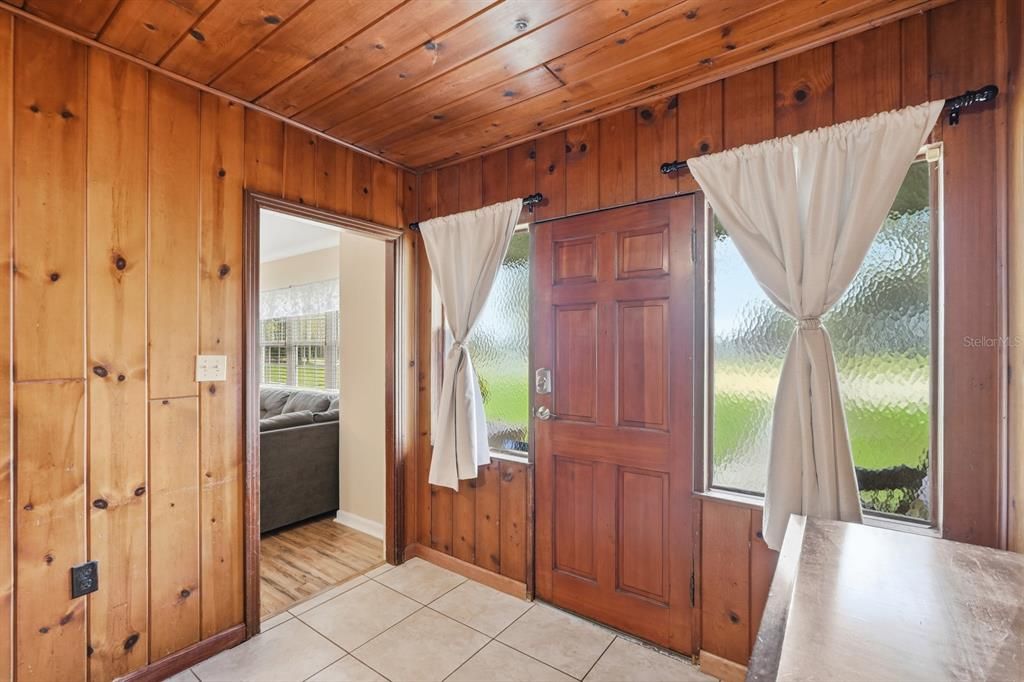 For Sale: $419,000 (5 beds, 2 baths, 2148 Square Feet)