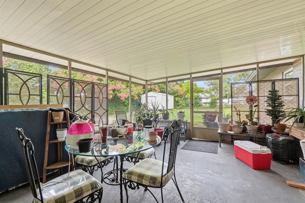 For Sale: $419,000 (5 beds, 2 baths, 2148 Square Feet)