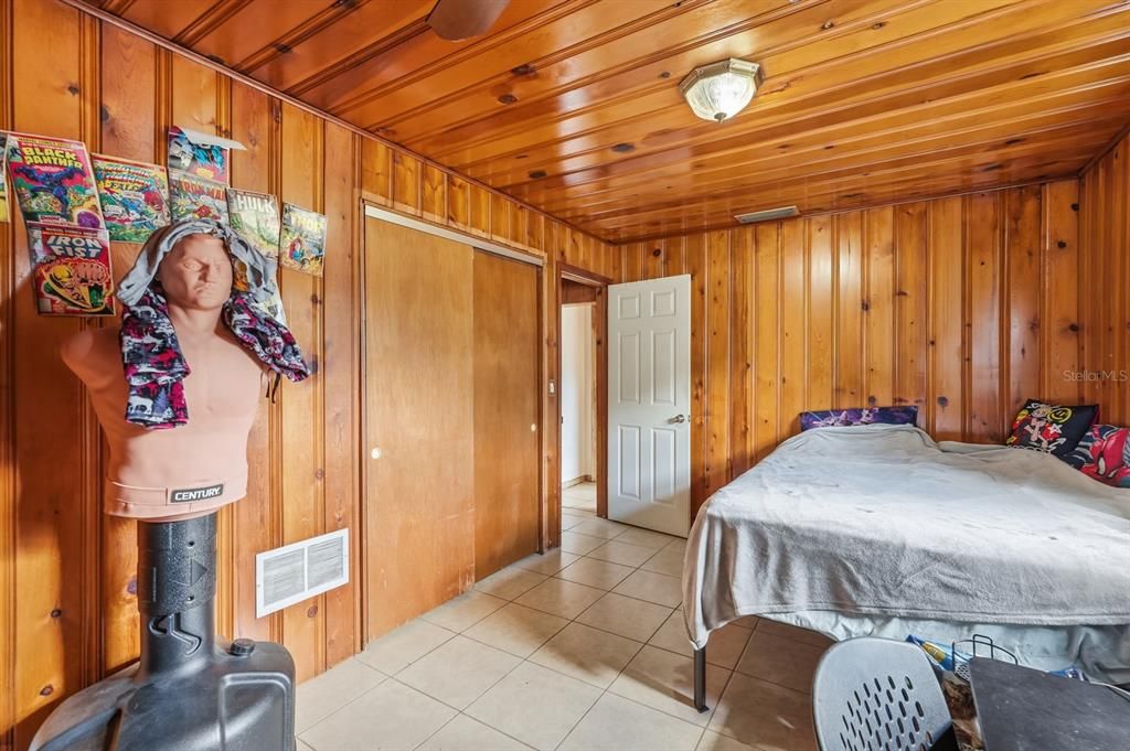 For Sale: $419,000 (5 beds, 2 baths, 2148 Square Feet)