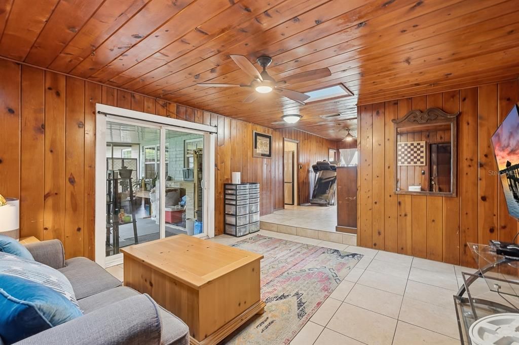 For Sale: $419,000 (5 beds, 2 baths, 2148 Square Feet)