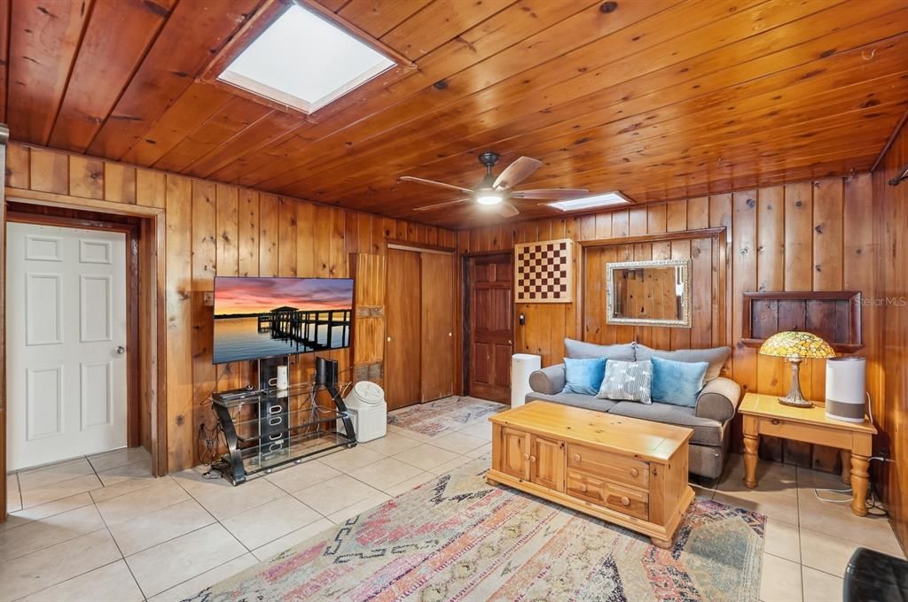 For Sale: $419,000 (5 beds, 2 baths, 2148 Square Feet)