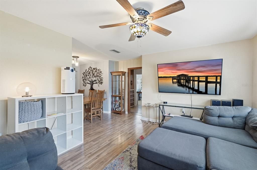 For Sale: $419,000 (5 beds, 2 baths, 2148 Square Feet)