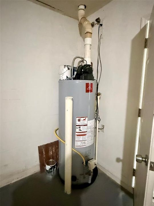 For Sale: $295,450 (2 beds, 2 baths, 1224 Square Feet)