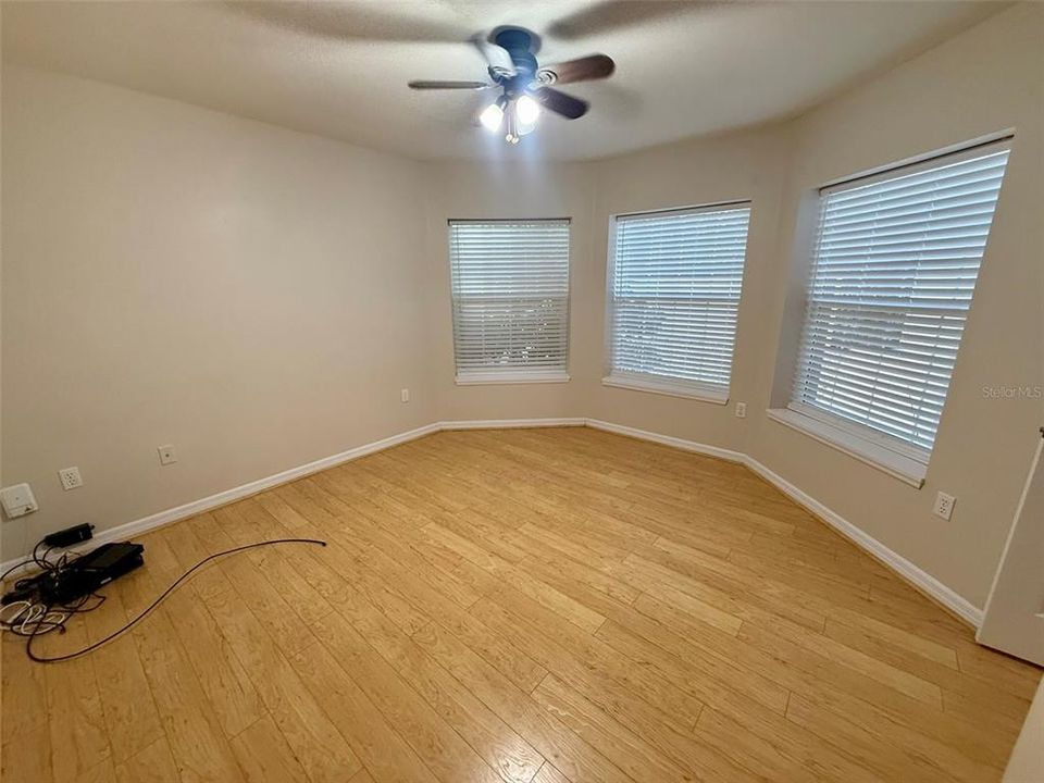 For Sale: $295,450 (2 beds, 2 baths, 1224 Square Feet)