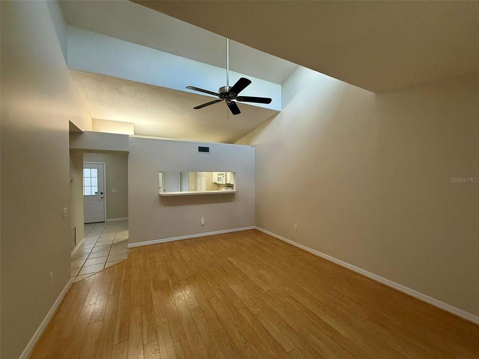 For Sale: $295,450 (2 beds, 2 baths, 1224 Square Feet)