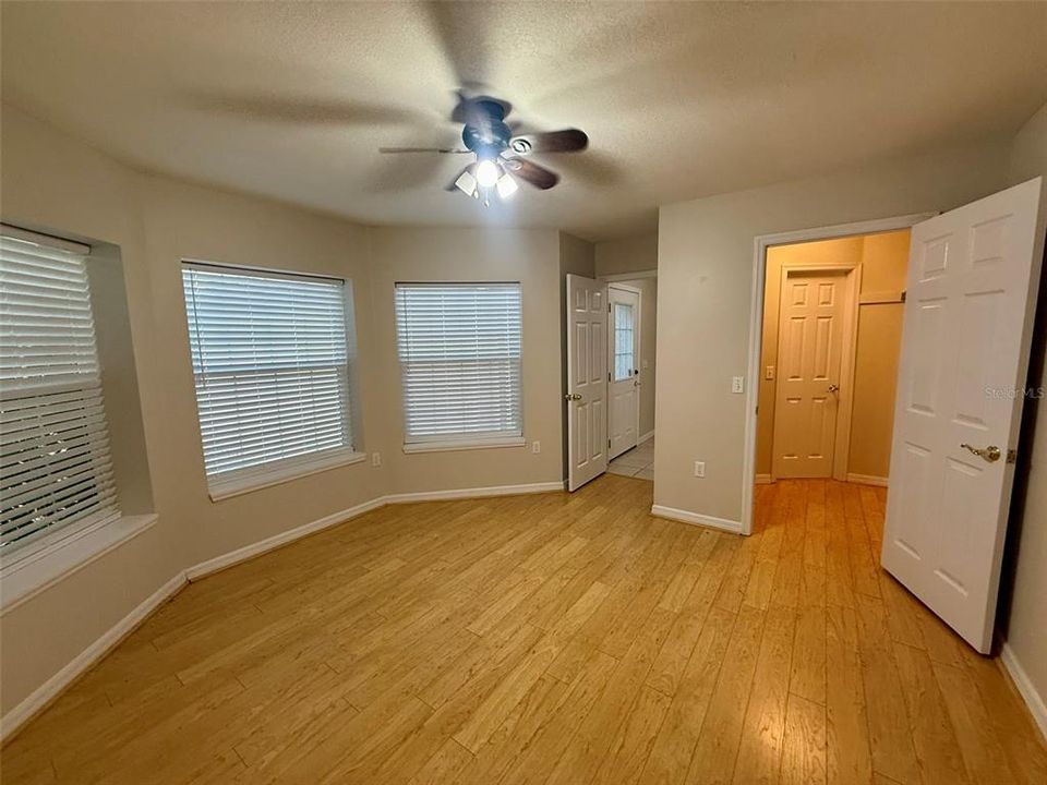 For Sale: $295,450 (2 beds, 2 baths, 1224 Square Feet)