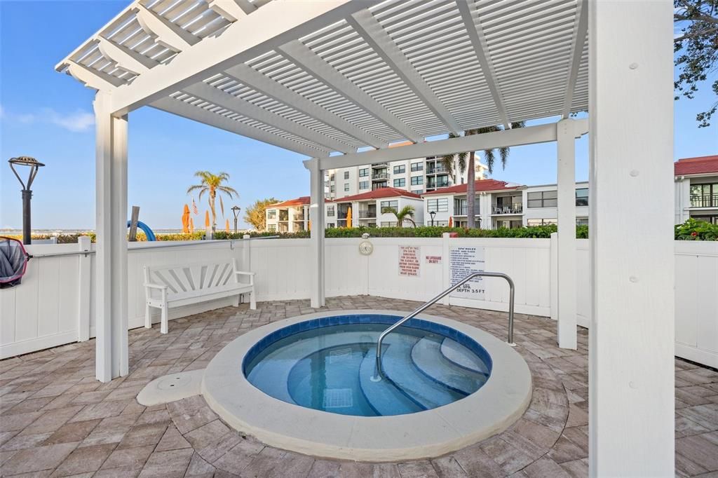 Active With Contract: $439,000 (2 beds, 2 baths, 890 Square Feet)