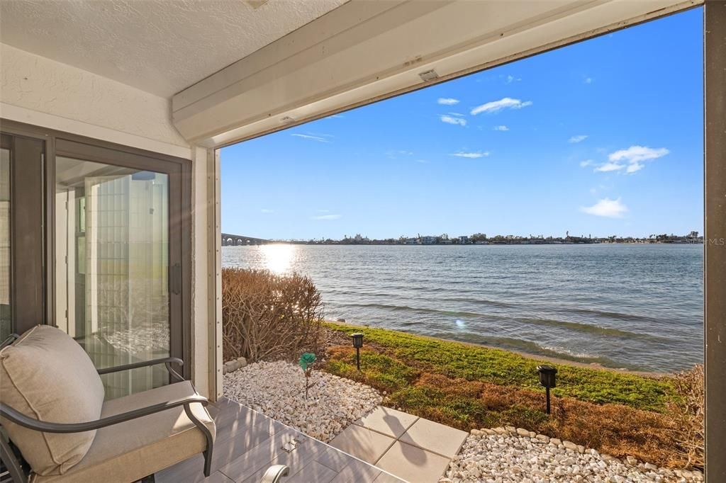 Active With Contract: $439,000 (2 beds, 2 baths, 890 Square Feet)