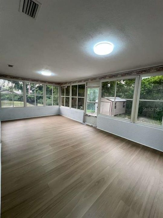 For Rent: $1,750 (3 beds, 2 baths, 1575 Square Feet)