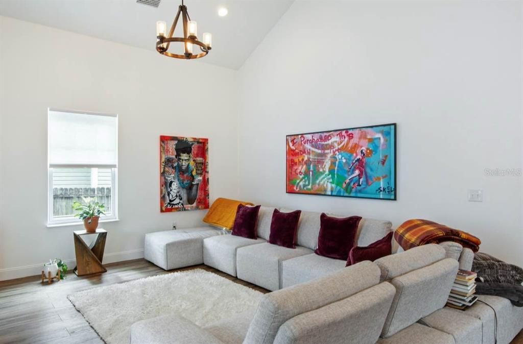 For Rent: $2,800 (3 beds, 2 baths, 1592 Square Feet)