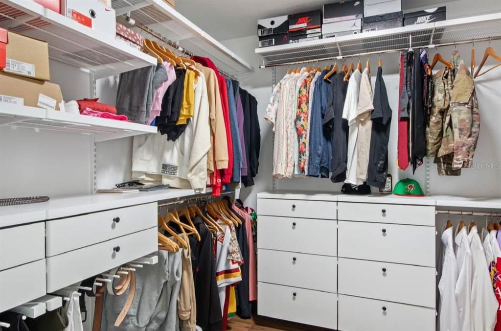 For Rent: $2,800 (3 beds, 2 baths, 1592 Square Feet)